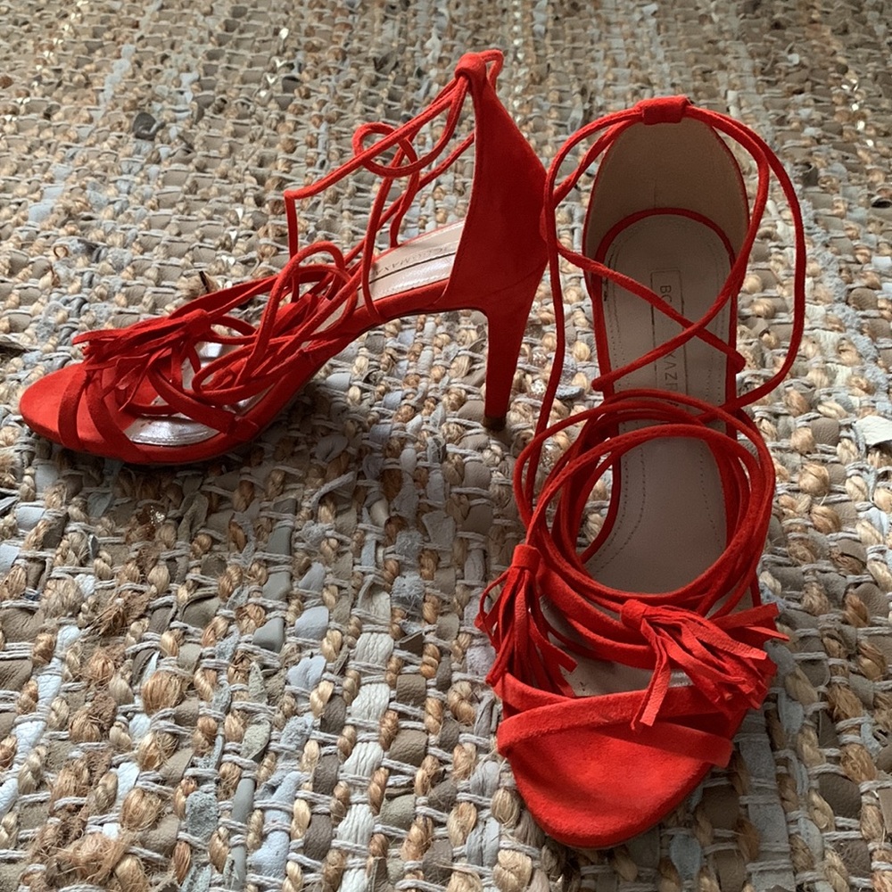 ❤️ BCBG MAXAZRIA Suede Lace Up Heels